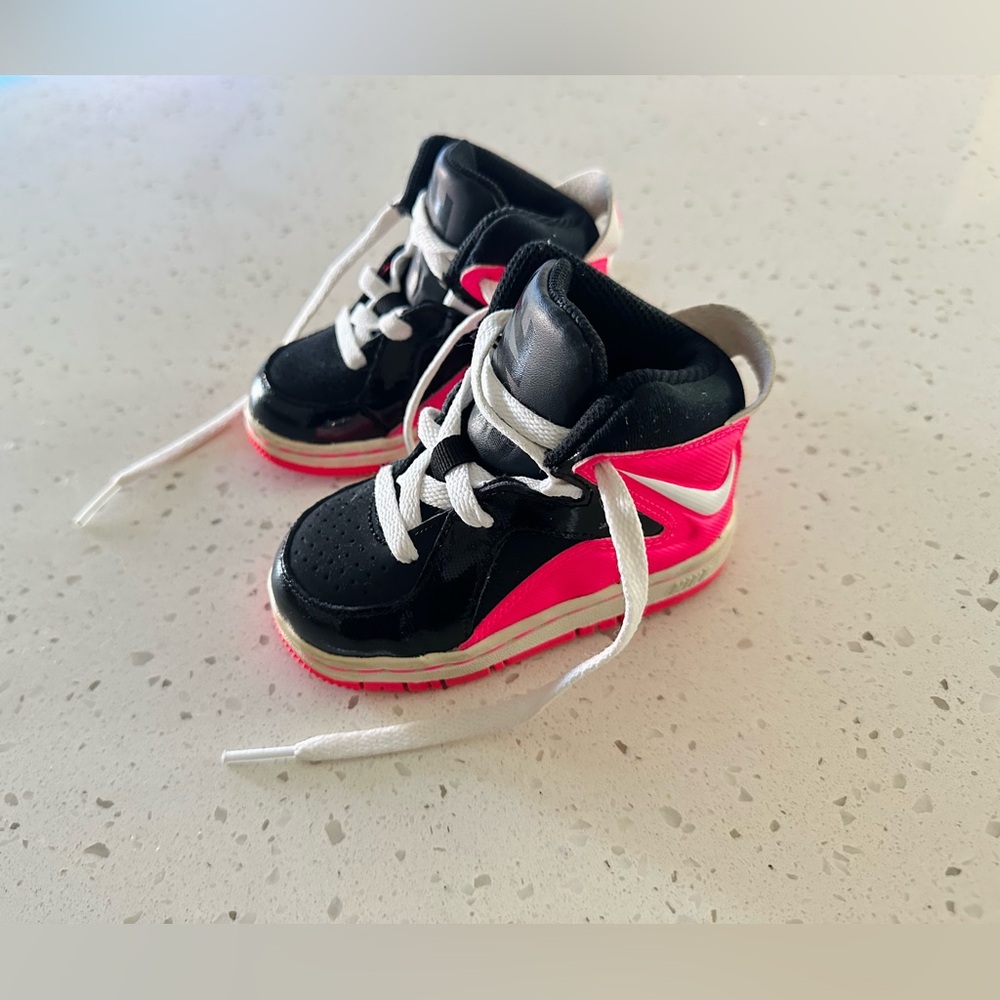 NIKE Court Invader Basketball High Top Sneakers Toddler Shoes Black Pink Size 4C